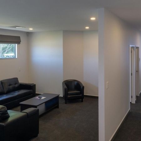 Durham Court Motor Inn Tauranga Bagian luar foto