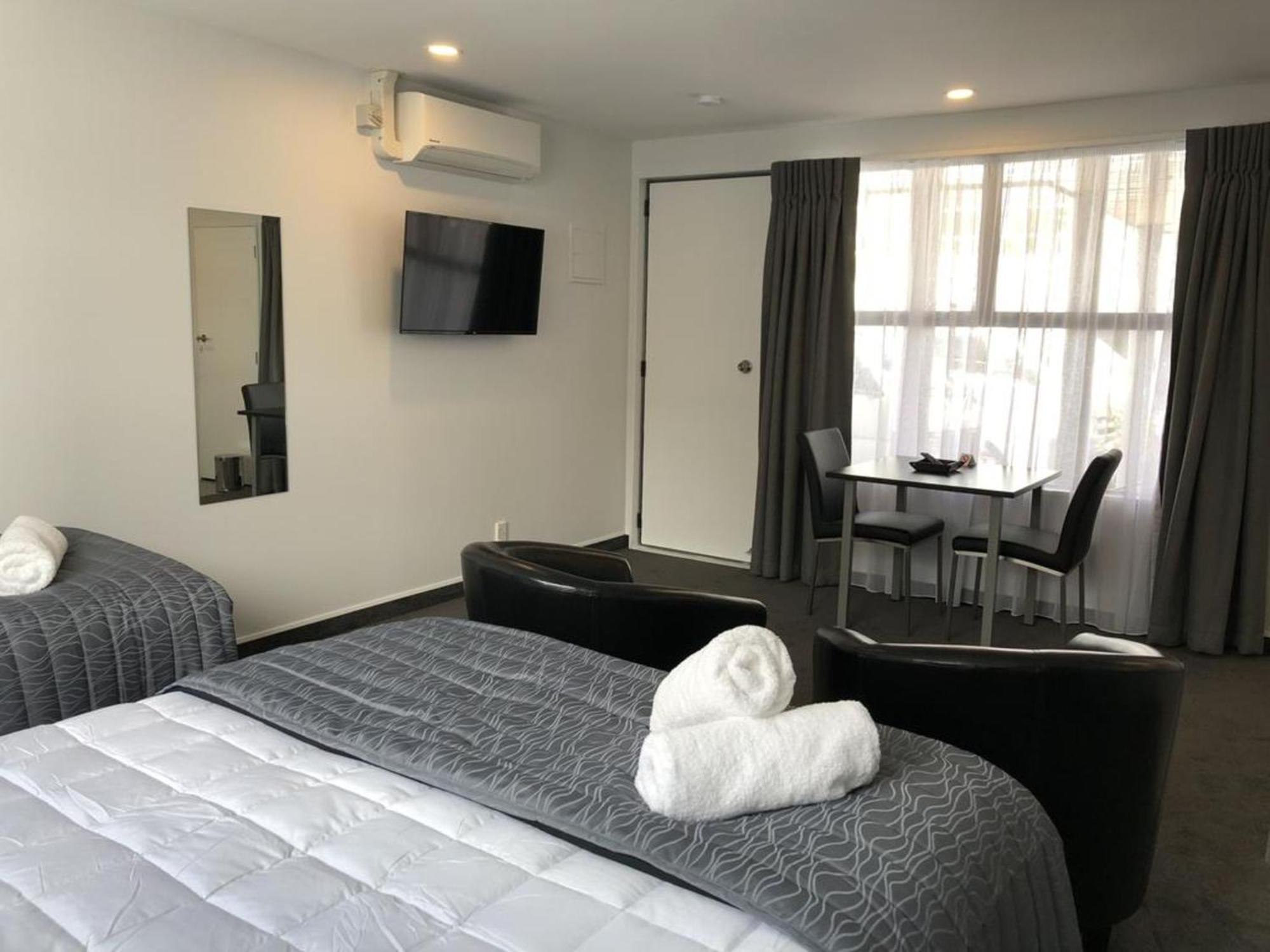 Durham Court Motor Inn Tauranga Bagian luar foto