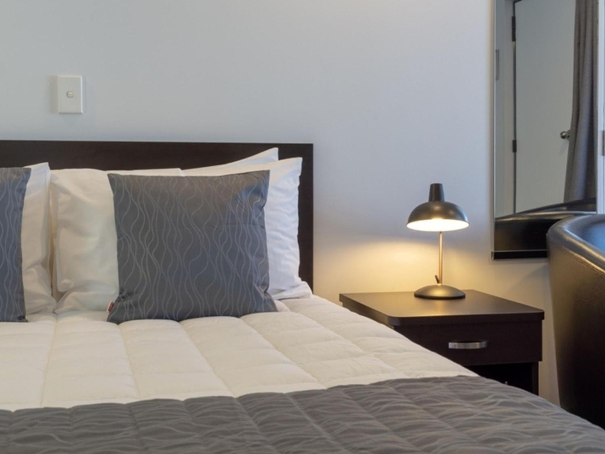 Durham Court Motor Inn Tauranga Bagian luar foto