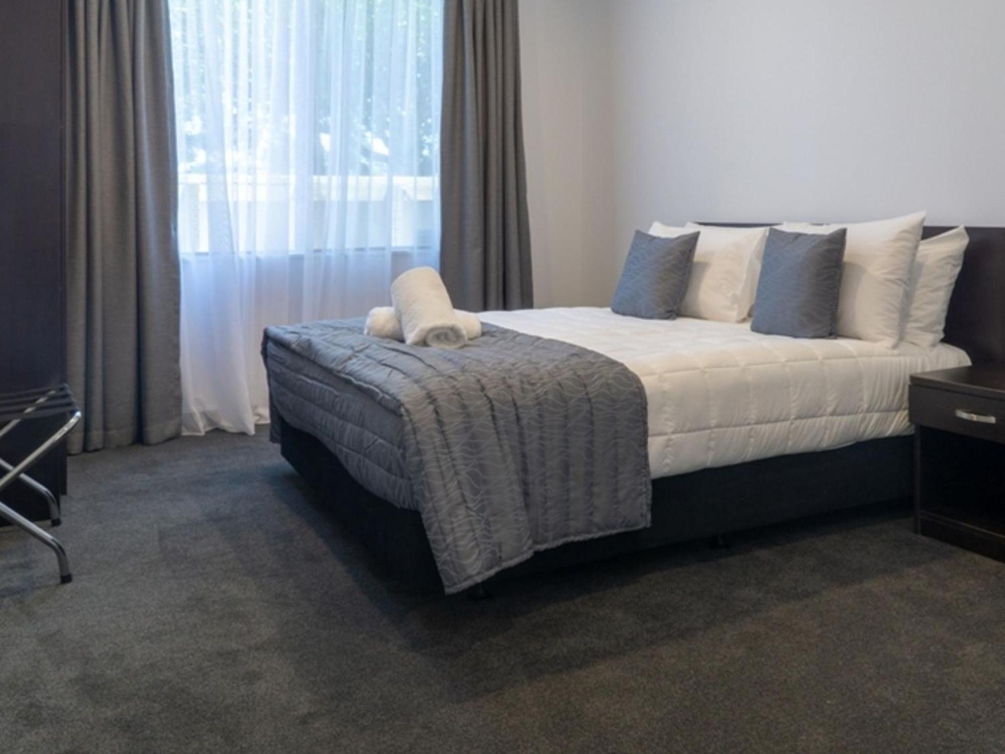 Durham Court Motor Inn Tauranga Bagian luar foto