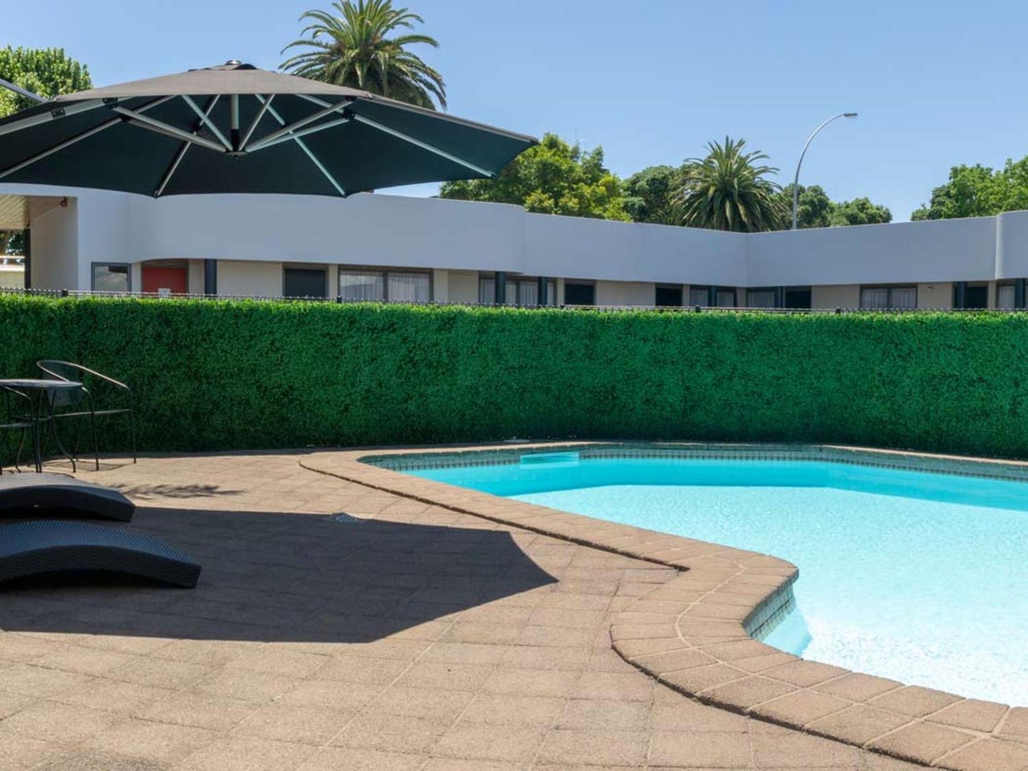 Durham Court Motor Inn Tauranga Bagian luar foto