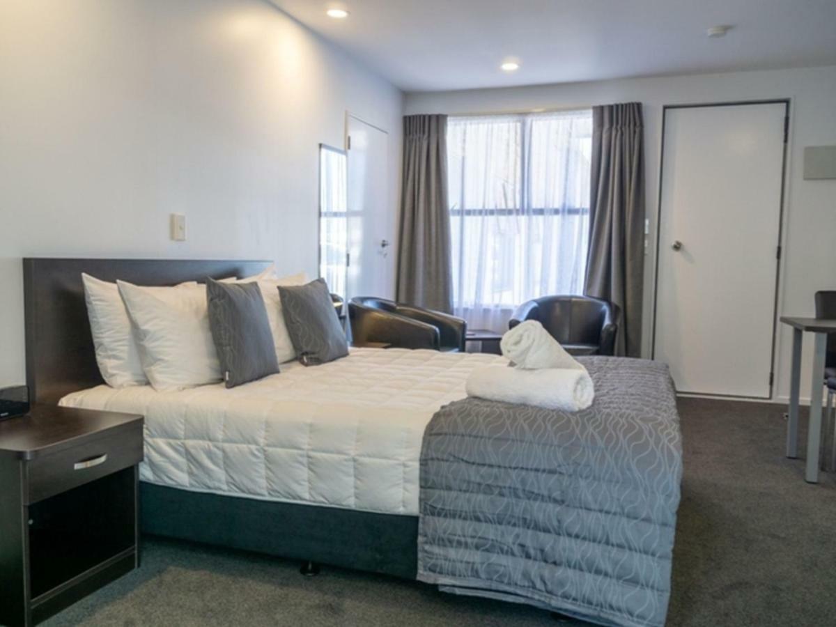 Durham Court Motor Inn Tauranga Bagian luar foto